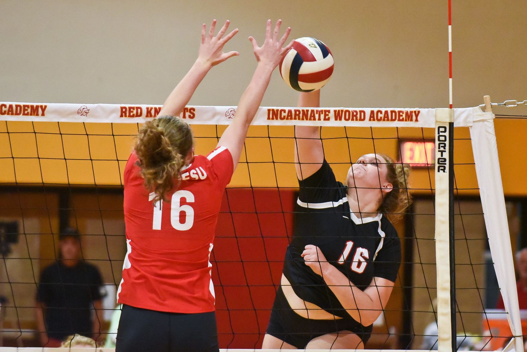 10/10/19 - Girls Volleyball - Cor Jesu at Incarnate Word